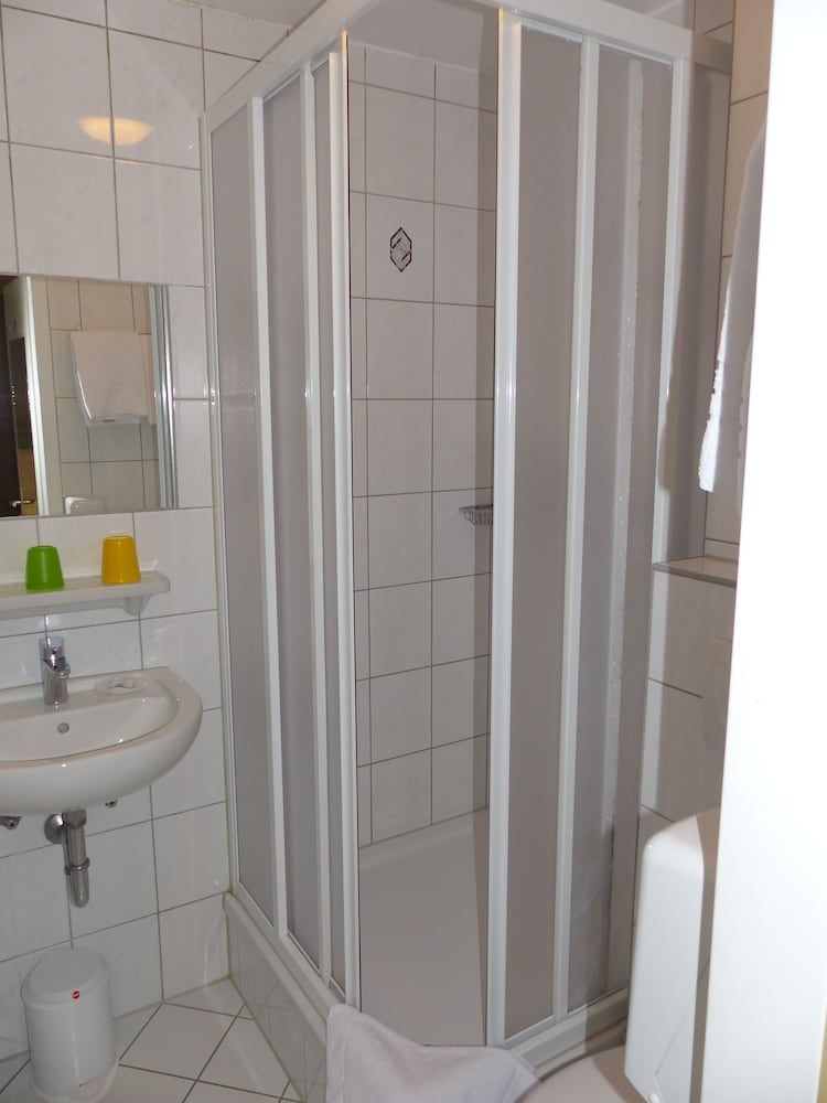 Hotel Pension Köberl Double Room, Private Bathroom 7