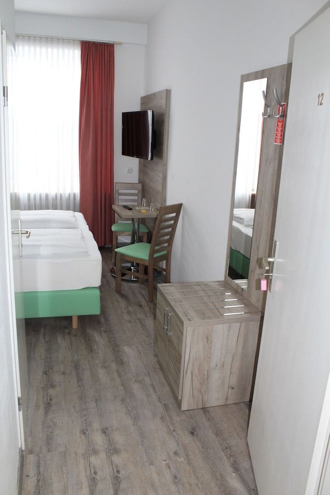 Hotel Pension Köberl Double Room, Private Bathroom 8