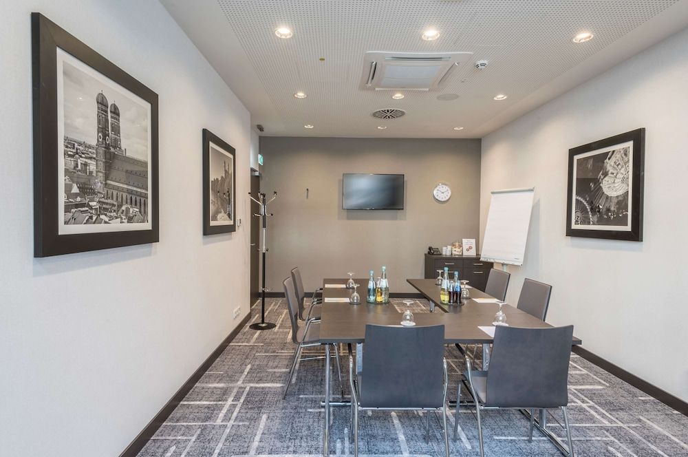 undefined Hilton Garden Inn Munich City Centre West, Germany 8