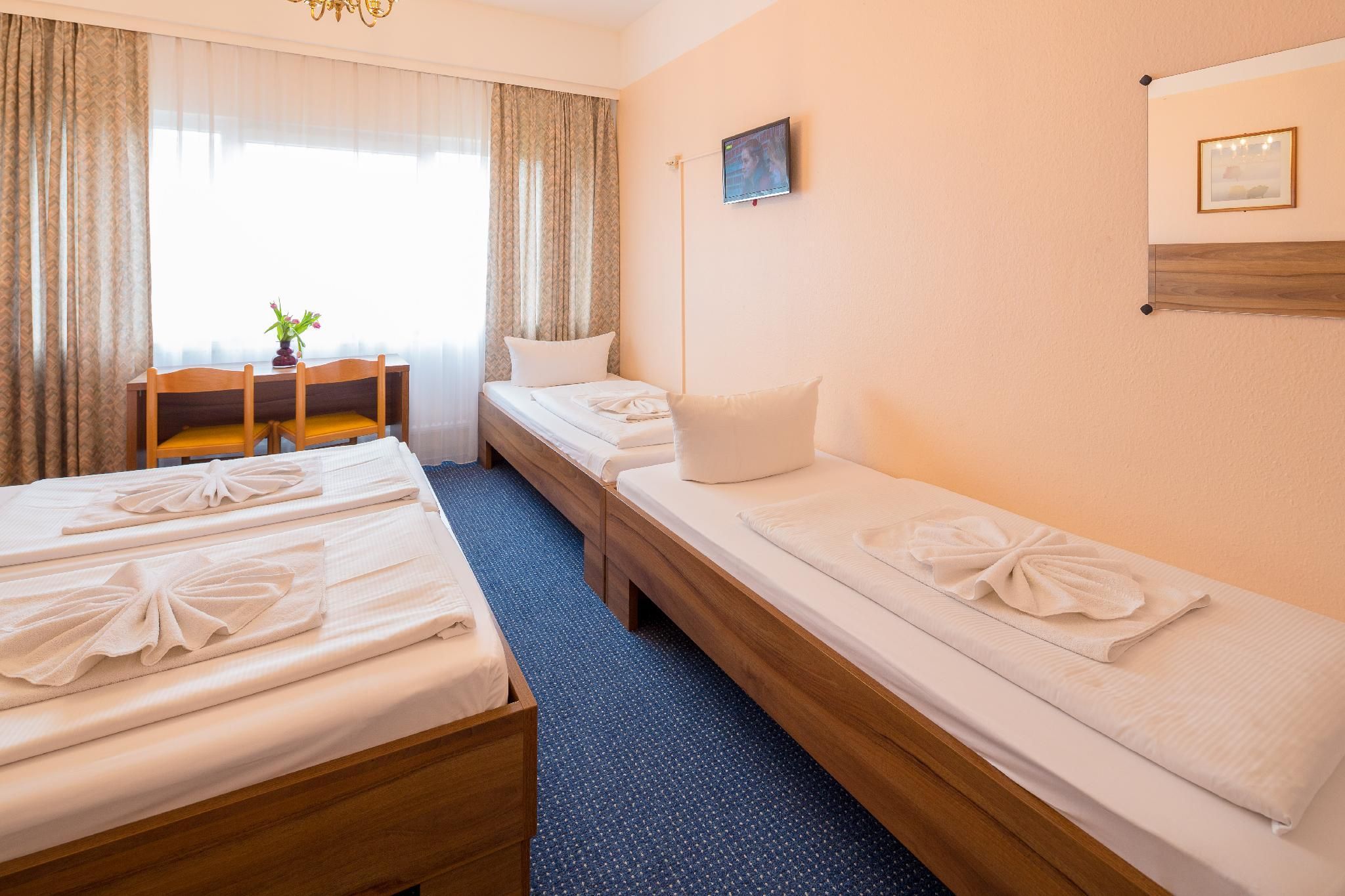 undefined Alper Hotel am Potsdamer Platz 9