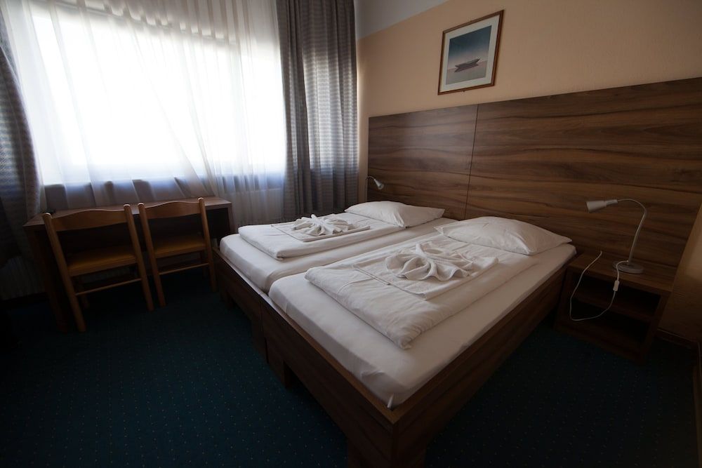 Alper Hotel am Potsdamer Platz Standard Twin Room, Private Bathroom 5