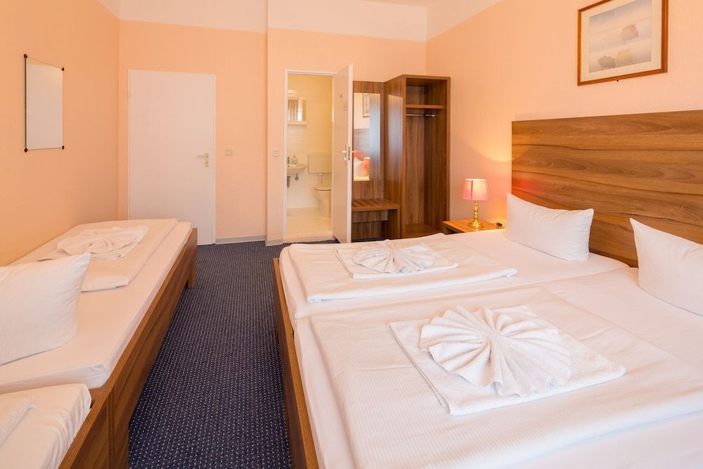 undefined Alper Hotel am Potsdamer Platz 4