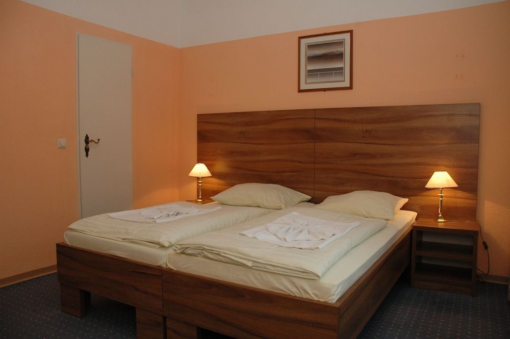 undefined Alper Hotel am Potsdamer Platz 3