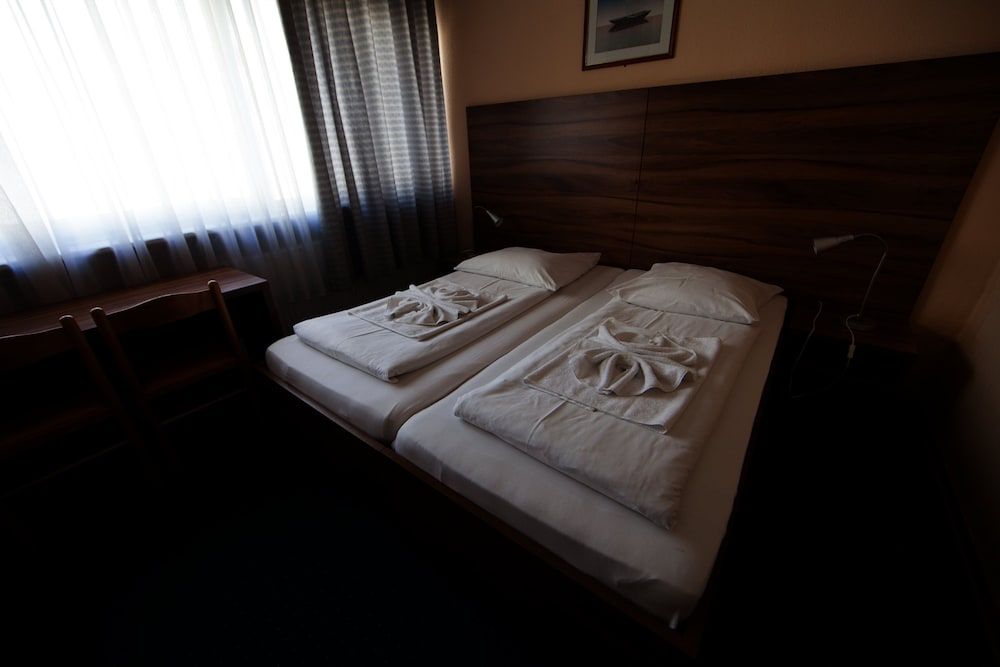 Alper Hotel am Potsdamer Platz Standard Twin Room, Private Bathroom 2