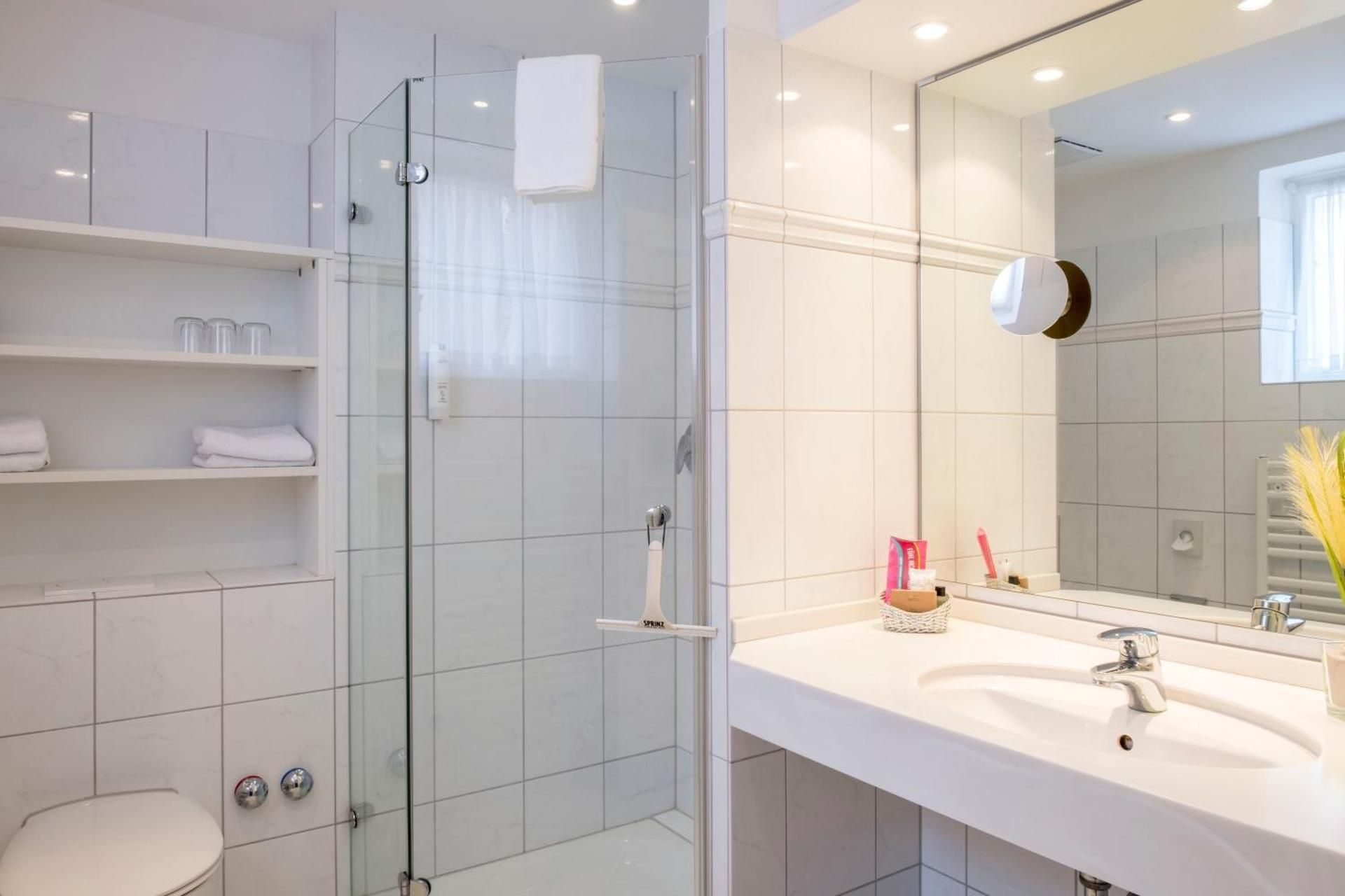 Large One-Bedroom Apartment