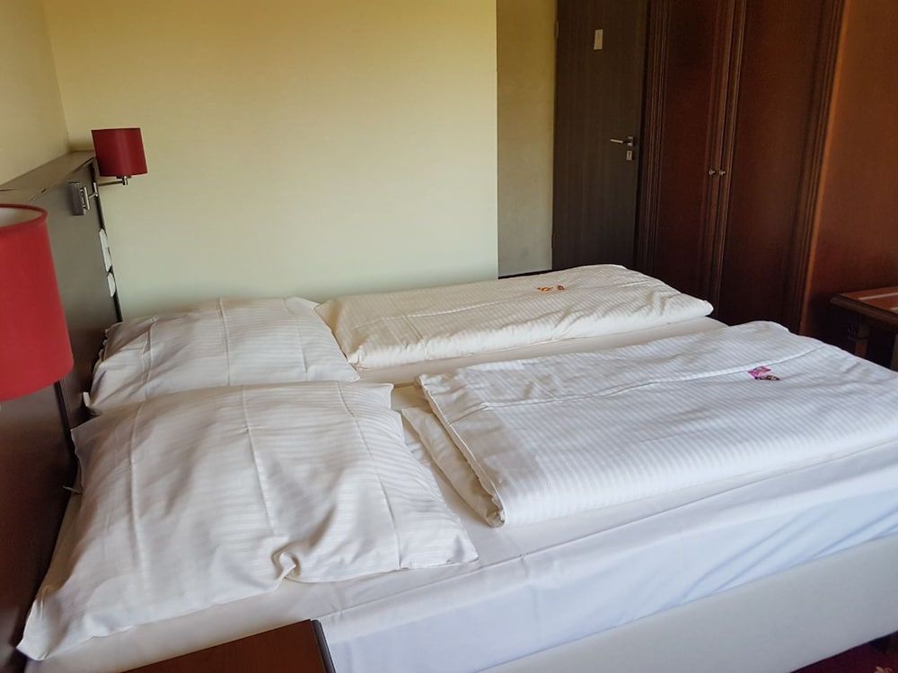 Hotel Medaillon Deluxe Double Room, Balcony 2