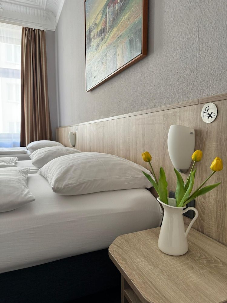 undefined Hotel-Pension Kieler Hof 3