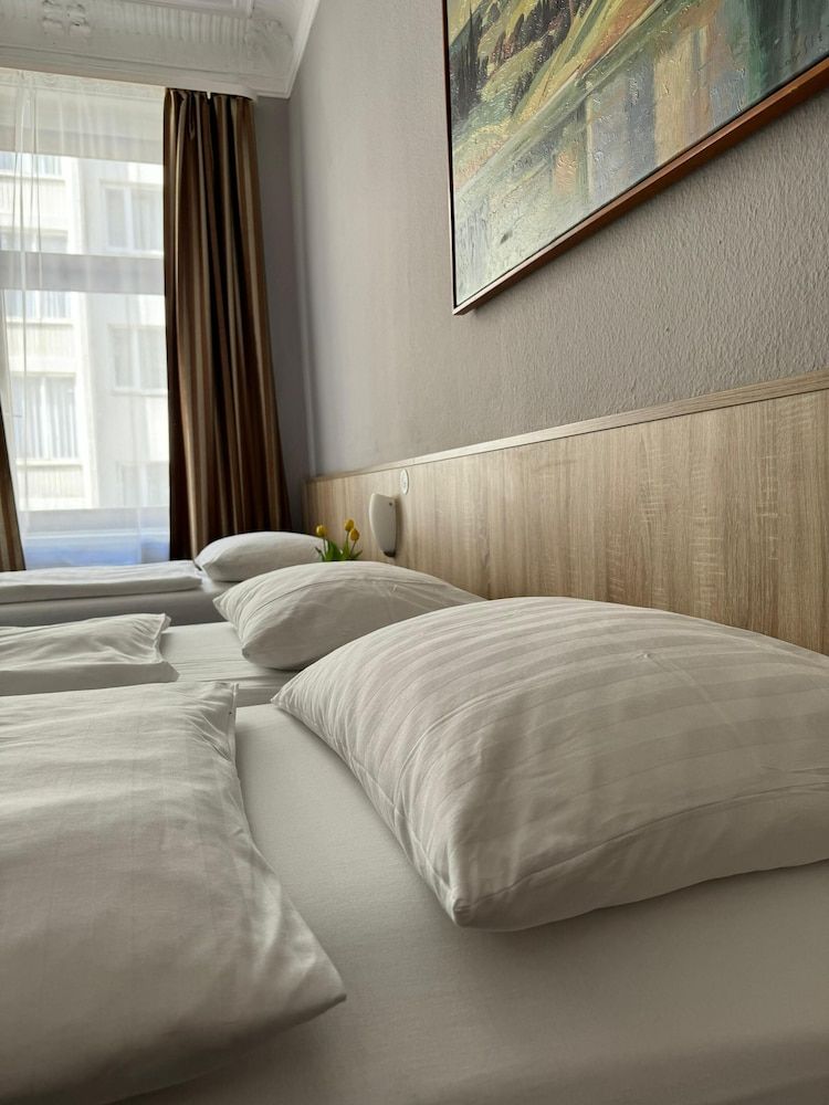 undefined Hotel-Pension Kieler Hof 10