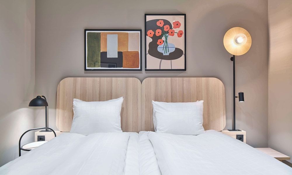 undefined Scandic Wallin 6