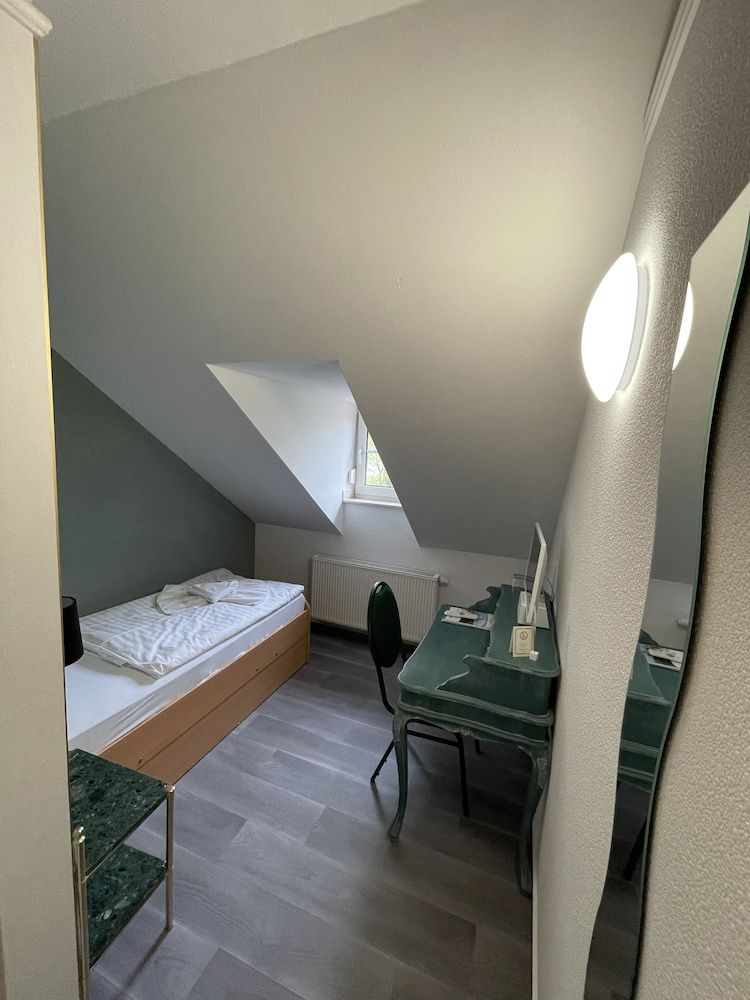 Hotel Garni Hennesburg Economy Single Room 3