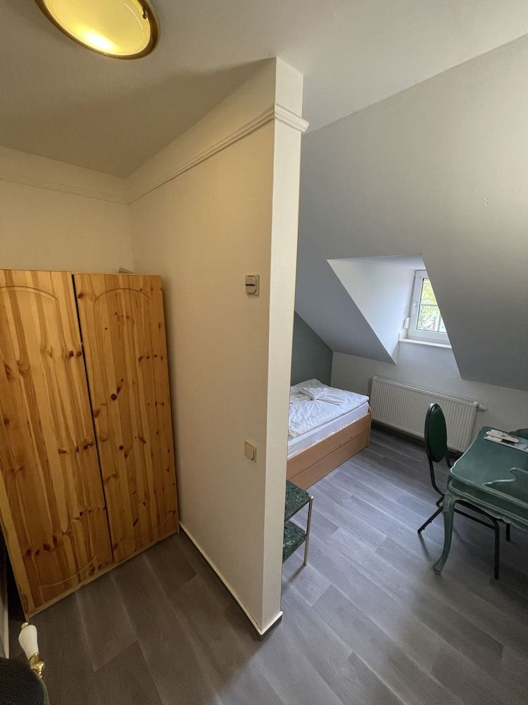 Hotel Garni Hennesburg Economy Single Room 4