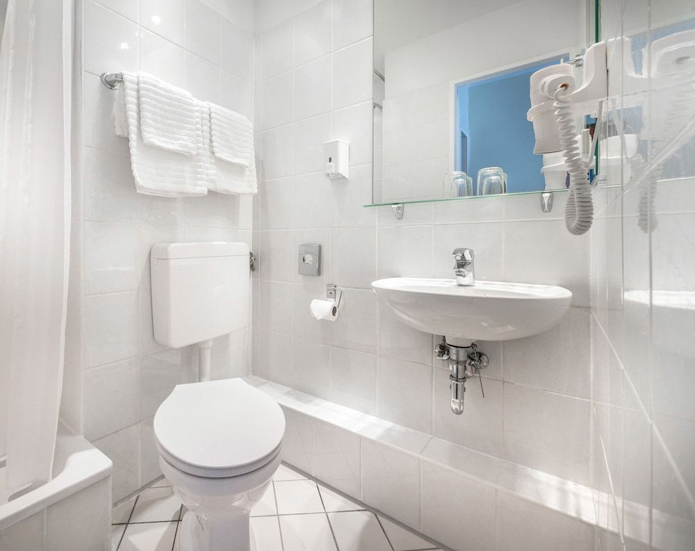 Hotel Central Double Room 4