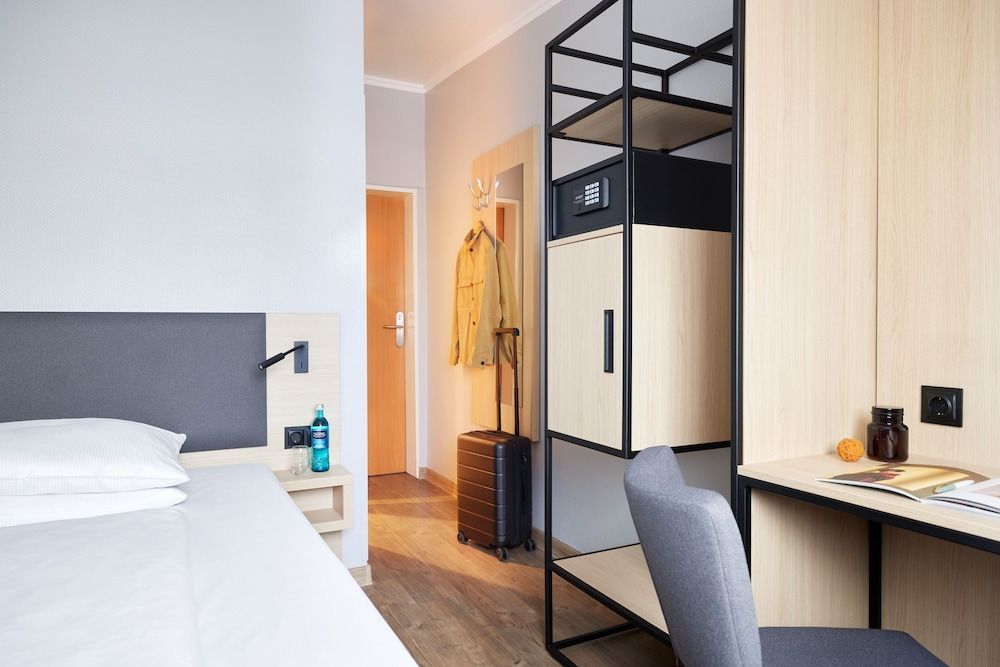 Hotel Central Double Room 6