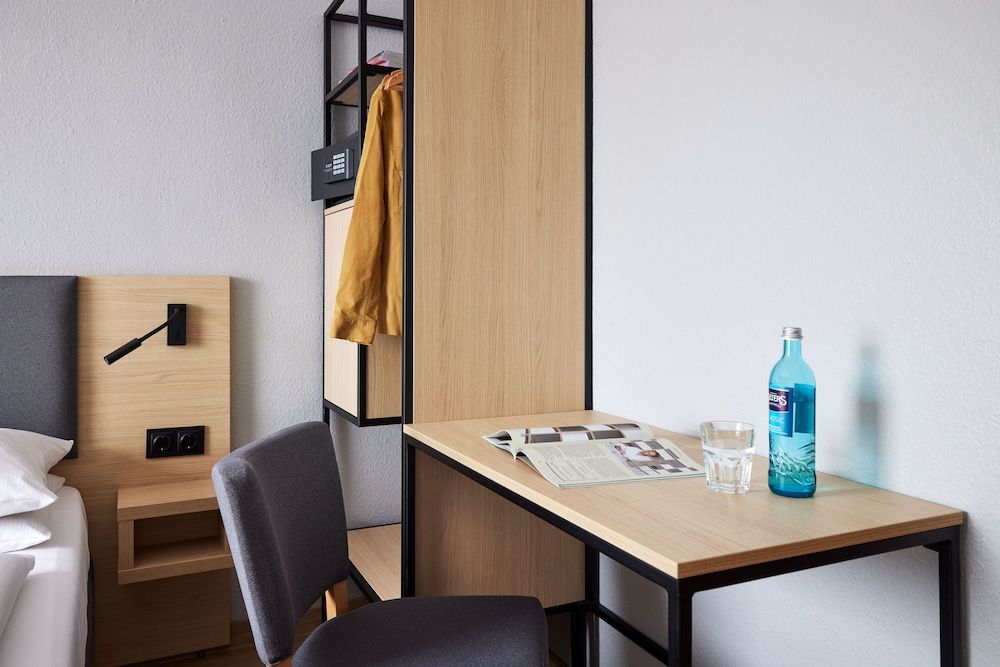 Hotel Central Double Room 9