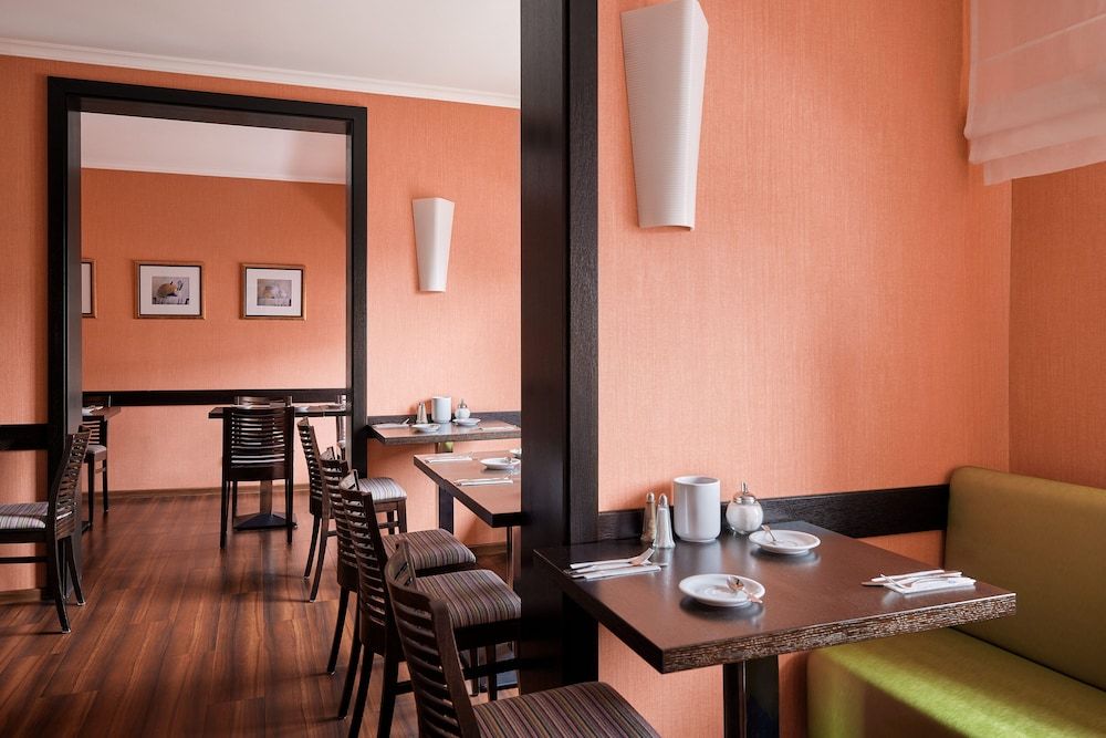 undefined Hotel Central 8