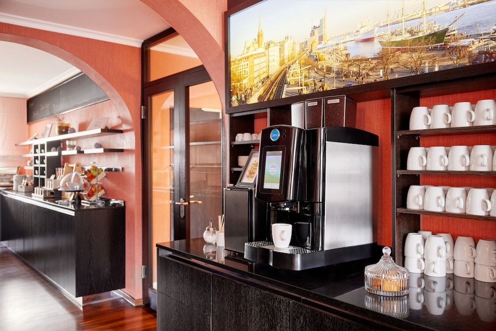 undefined Hotel Central 6