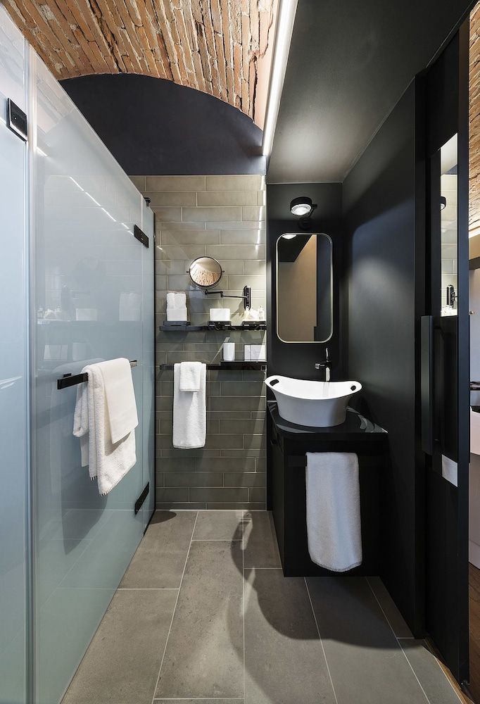 Hotel Liberty Executive Room, 1 King Bed 4