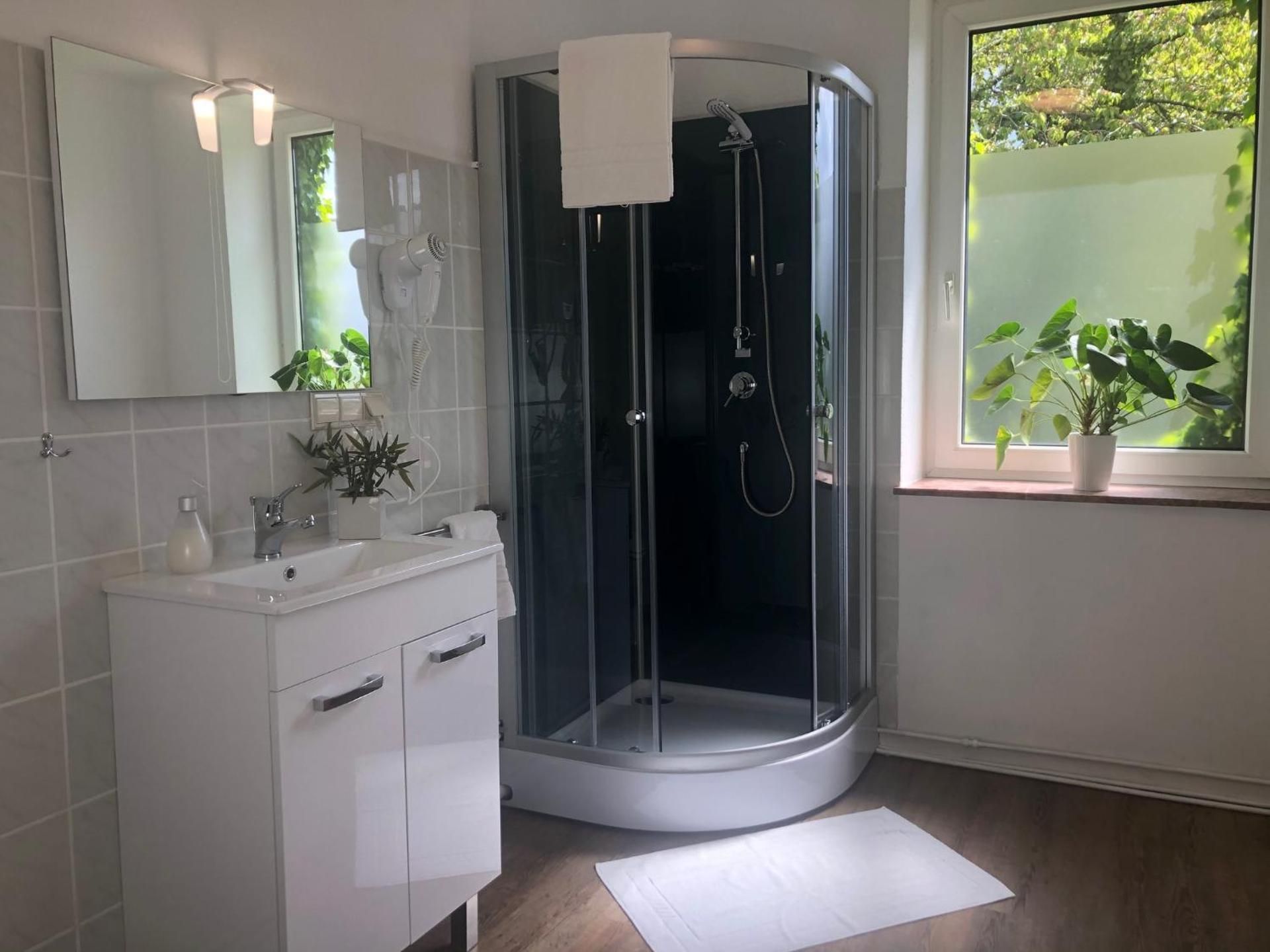 Rhein River Guesthouse - direkt am Rhein Classic Triple Room 2