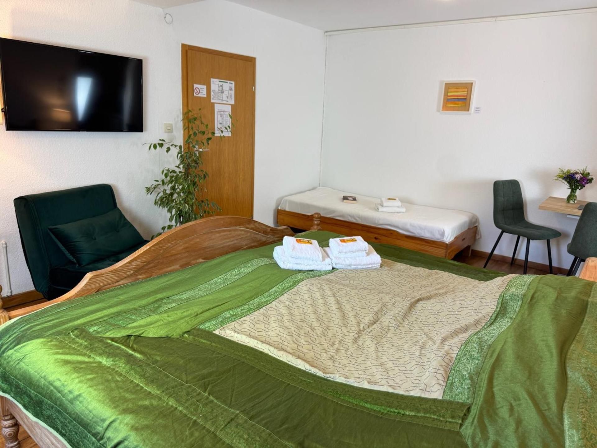 Rhein River Guesthouse - direkt am Rhein Classic Triple Room
