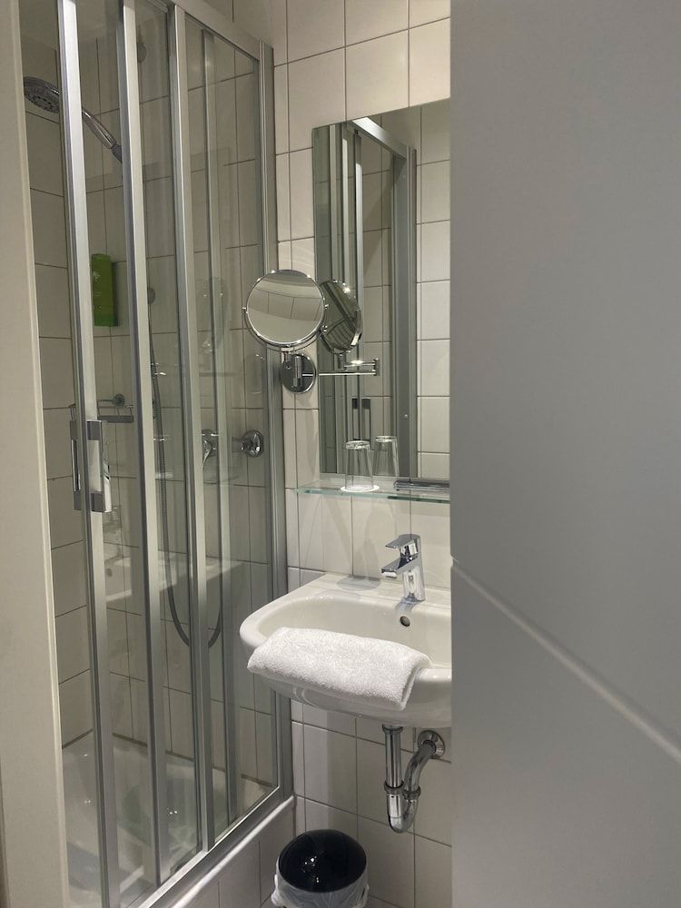 sevenDays Hotel BoardingHouse Economy Double Room 4