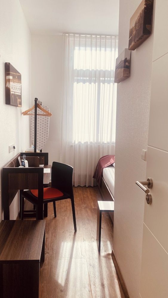 sevenDays Hotel BoardingHouse Economy Single Room 6