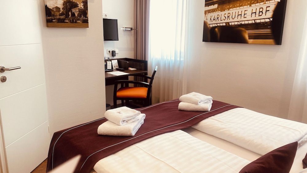 sevenDays Hotel BoardingHouse Economy Double Room 2