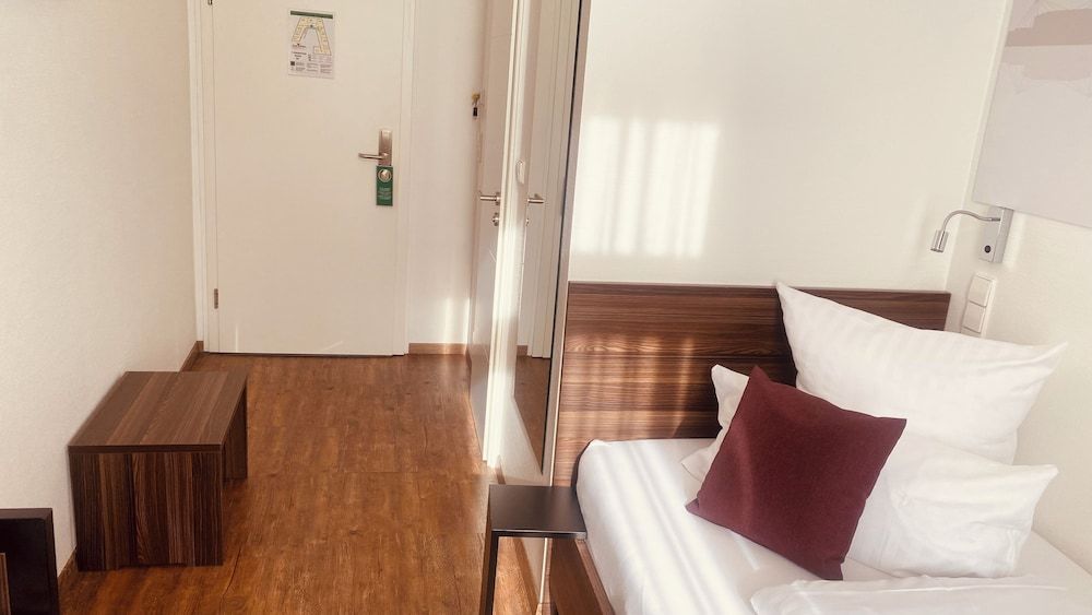 sevenDays Hotel BoardingHouse Economy Single Room 4