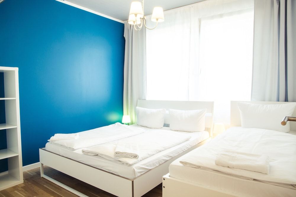 Hevals Grand Tempelhof Apartment, 5 Bed Room (exclusive €105 cleaning fee) 5
