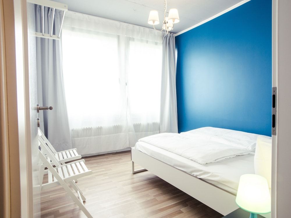 Hevals Grand Tempelhof Apartment, 5 Bed Room (exclusive €105 cleaning fee) 2