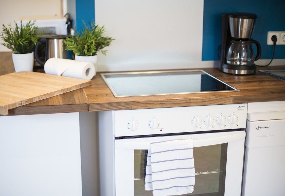 Hevals Grand Tempelhof Apartment, 4 Bed Room (exclusive €85 cleaning fee) 10