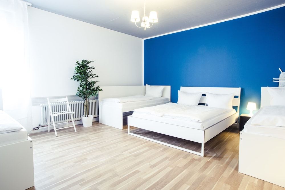 Hevals Grand Tempelhof Apartment, 4 Bed Room (exclusive €85 cleaning fee) 7