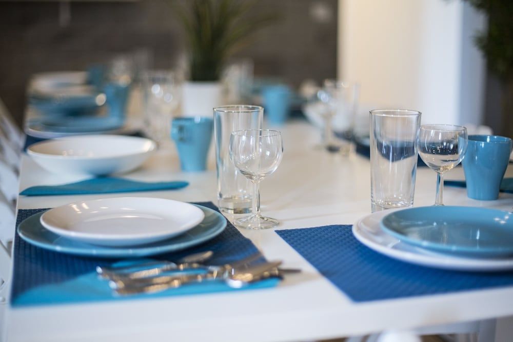 Hevals Grand Tempelhof Apartment, 4 Bed Room (exclusive €85 cleaning fee) 9