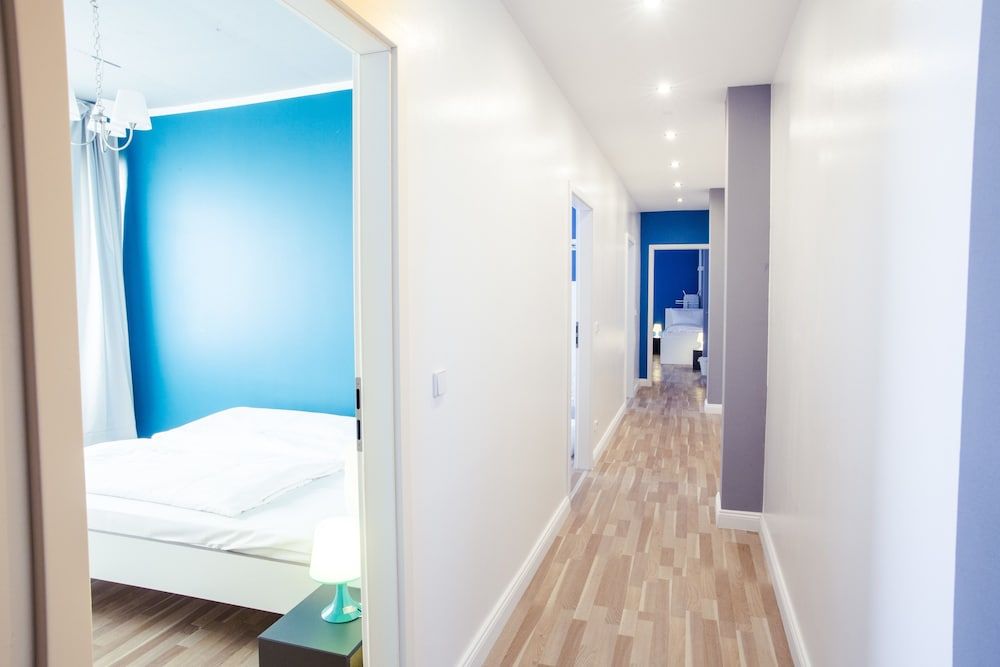 Hevals Grand Tempelhof Apartment, 4 Bed Room (exclusive €85 cleaning fee) 6