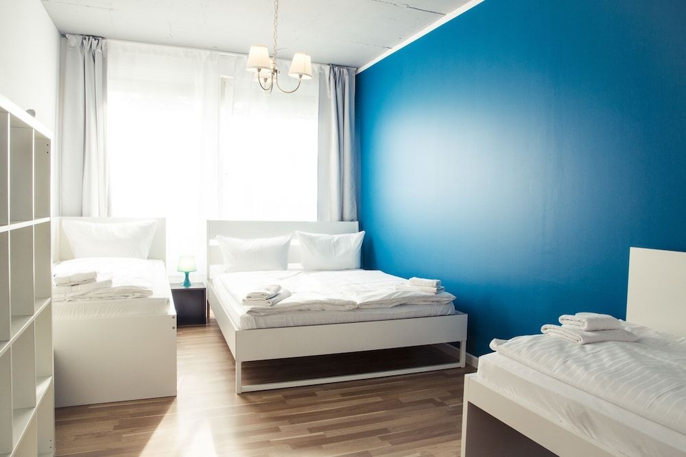 Hevals Grand Tempelhof Apartment, 5 Bed Room (exclusive €105 cleaning fee) 4