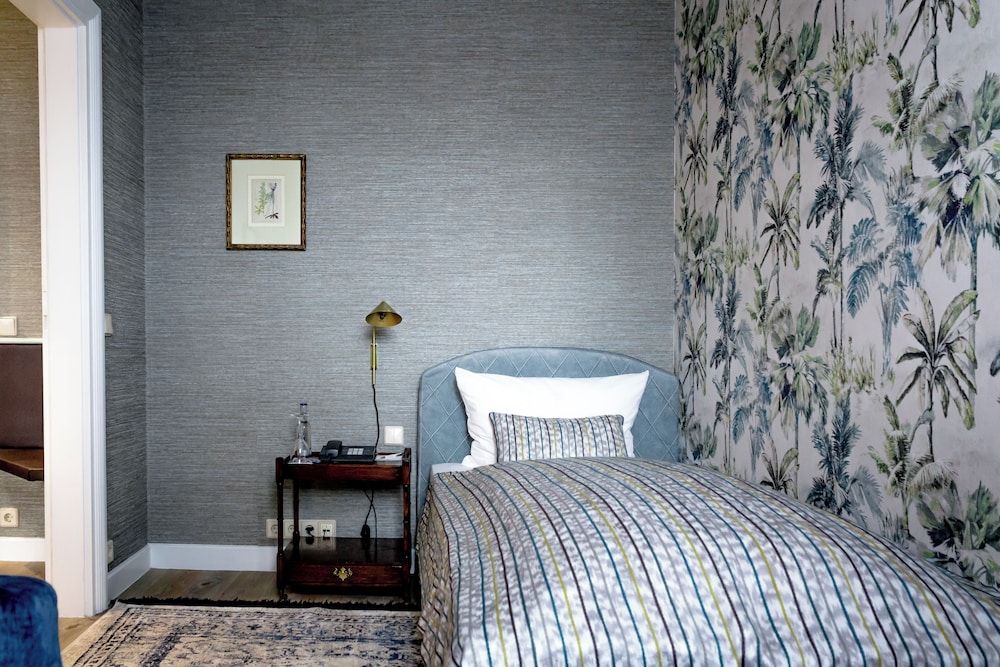 Large Standard Single Room