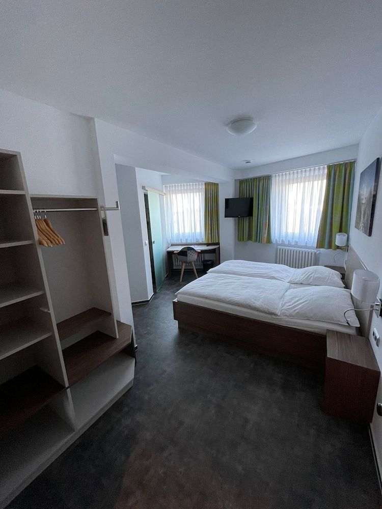 Hotel Meyer Business Quadruple Room, 1 King Bed with Sofa bed, Non Smoking 3