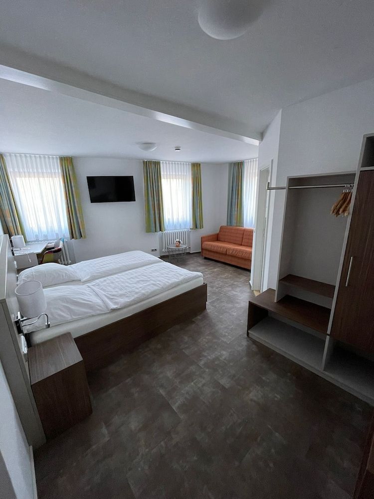 Hotel Meyer Business Quadruple Room, 1 King Bed with Sofa bed, Non Smoking 4