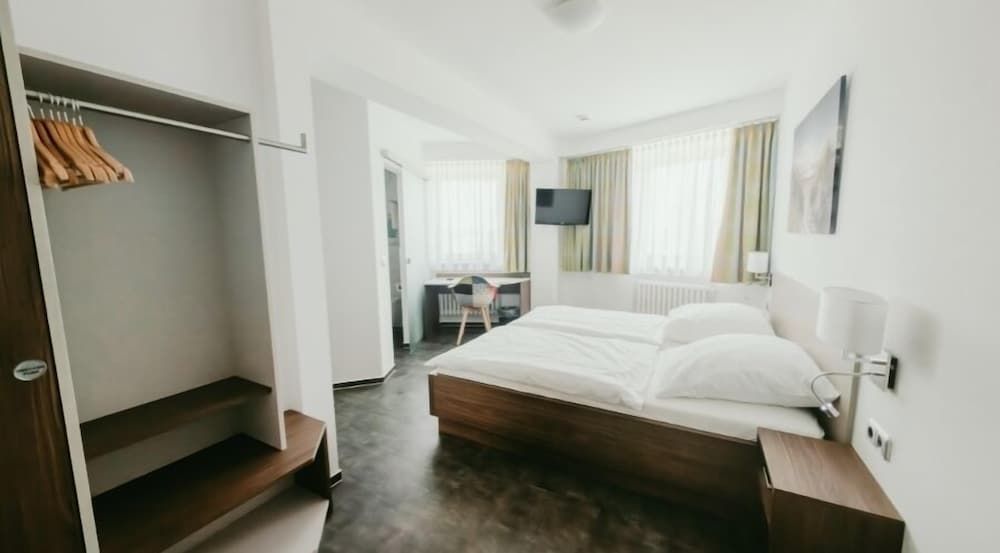 Hotel Meyer Business Quadruple Room, 1 King Bed with Sofa bed, Non Smoking 6