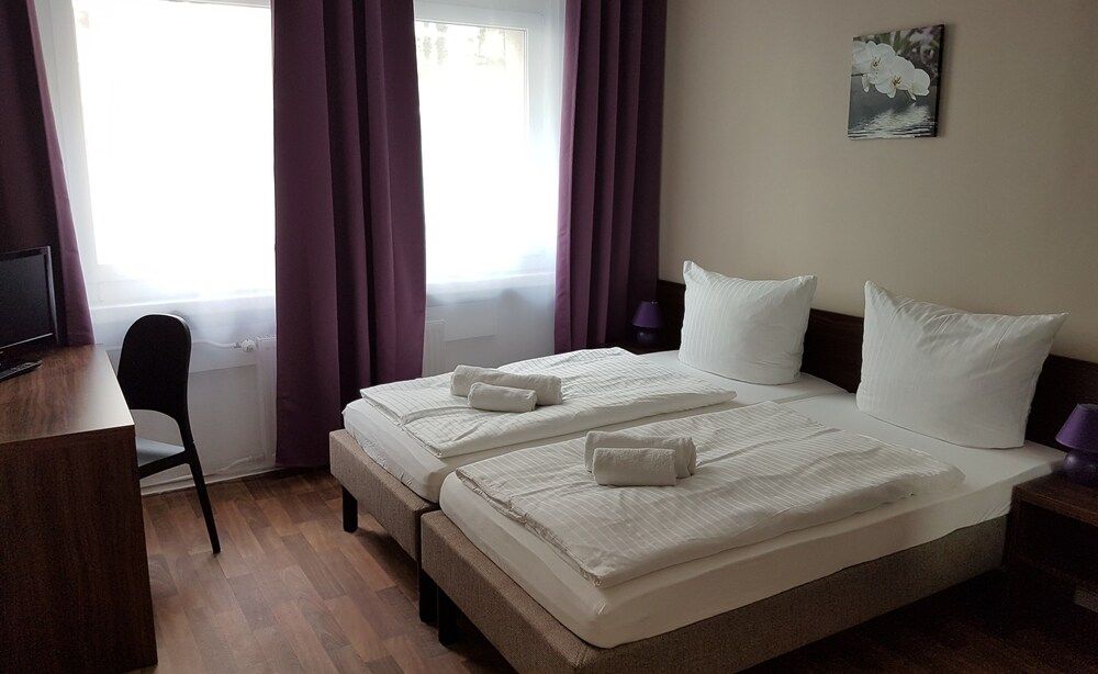 Hotel-Pension Reiter Economy Double or Twin Room, Shared Bathroom 8