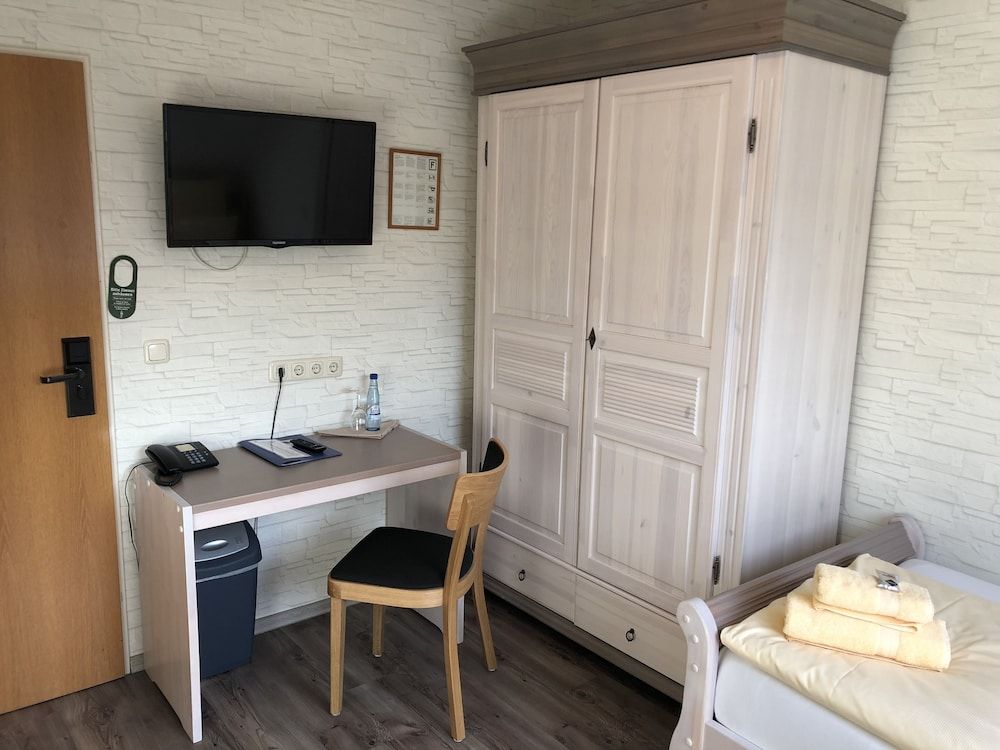 Heidekönig Hotel Celle Standard Single Room (free public transport ticket) 4