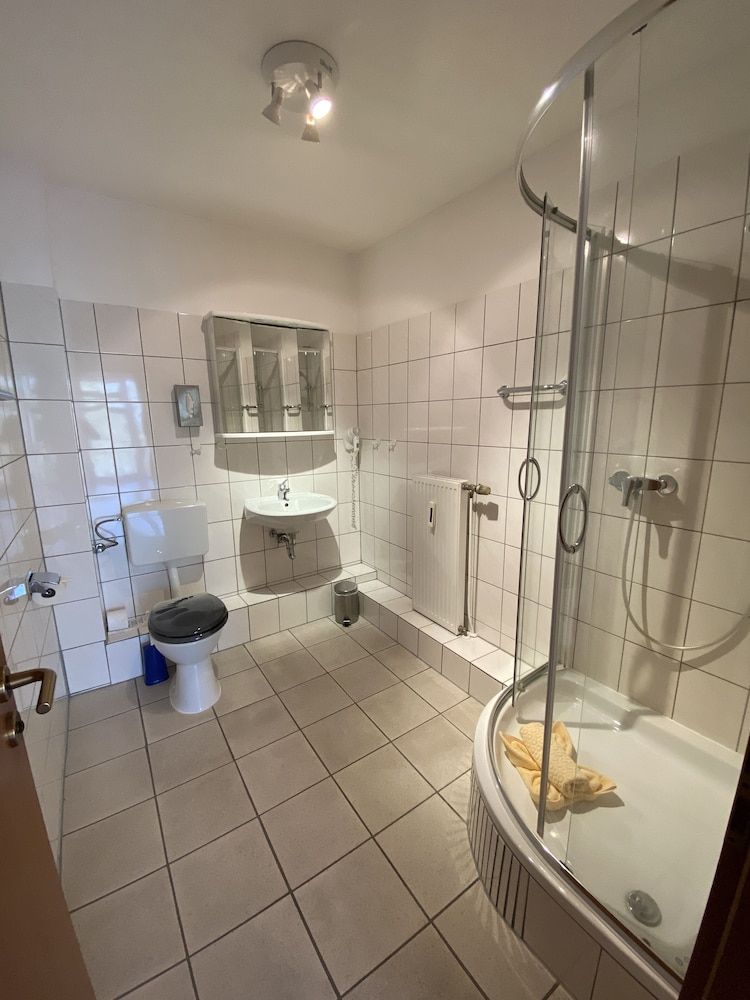 Heidekönig Hotel Celle Comfort Triple Room (free public transport ticket) 4