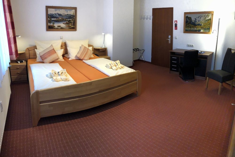 Heidekönig Hotel Celle Standard Double or Twin Room (free public transport ticket) 8