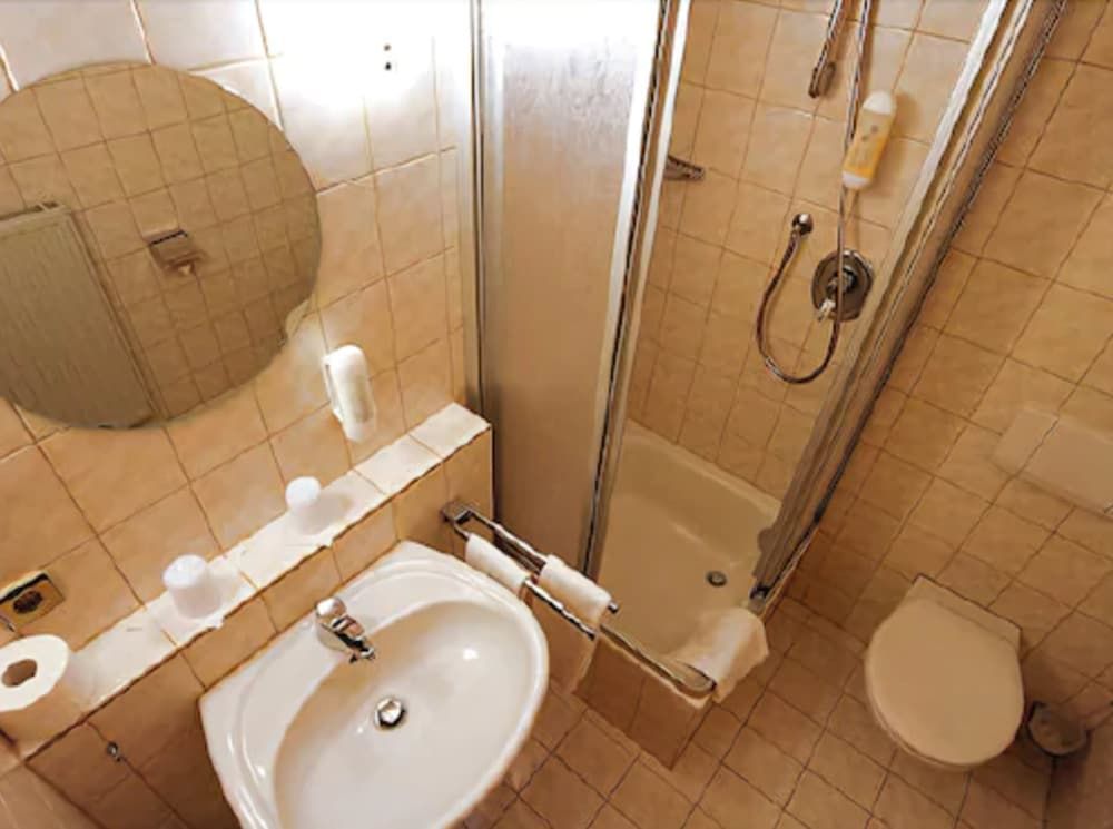 Kräuter Chalet Double Room 7