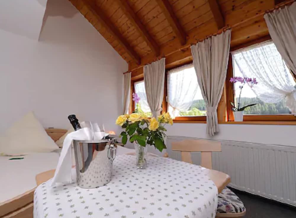 Kräuter Chalet Double Room 4