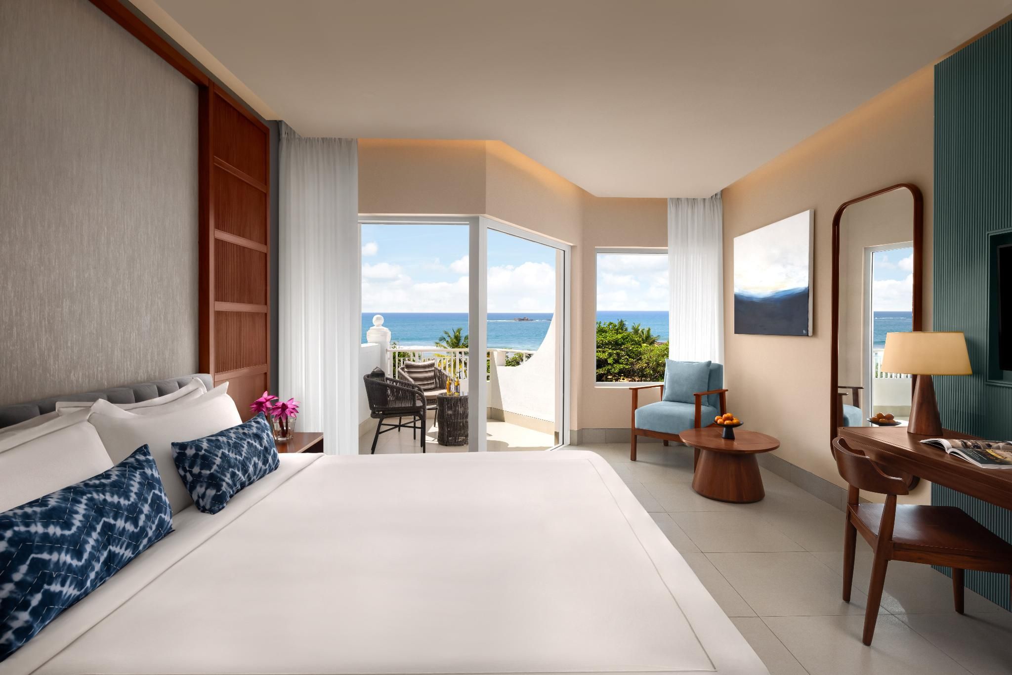 Superior Sea View King Bed Room