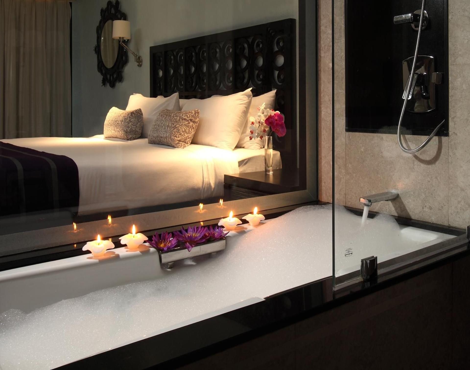 Luxury Suite King Bed