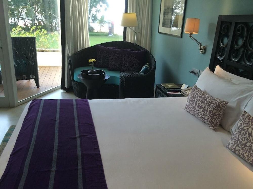 Deluxe Garden Terrace King Bed