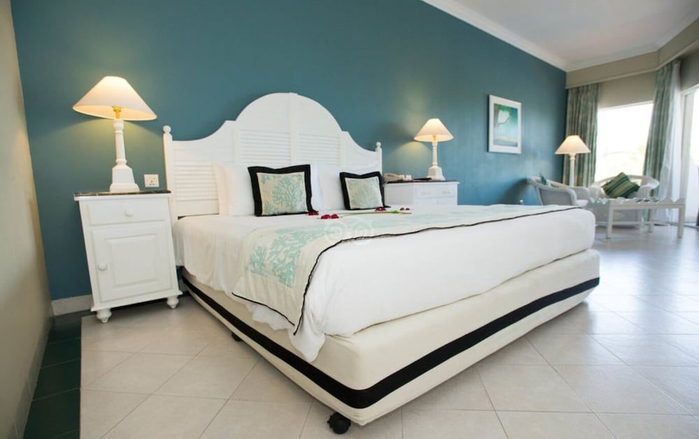 Superior Room, 1 King Bed, Sea View (Charm)
