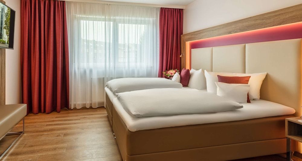 Best Western Plus Hotel Stadtquartier Haan Standard Room, 1 Double Bed, Park View 6