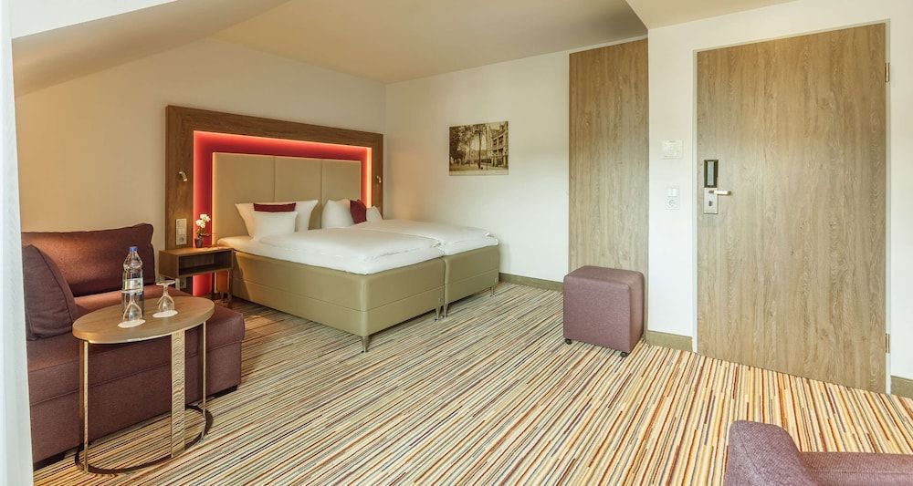 Best Western Plus Hotel Stadtquartier Haan Family Room, 1 Double Bed with Sofa bed 3